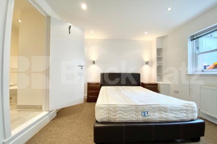  Spacious two bedroom two bathroom apartment on Chapel Market Chapel Market, Angel
